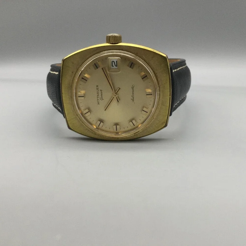 Vintage Wittnauer Geneve Mens Watch 33mm Champagne Dial Auto Date Black Leather